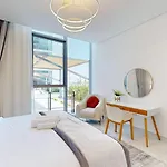 Residence 21 - Vibrant One Bedroom