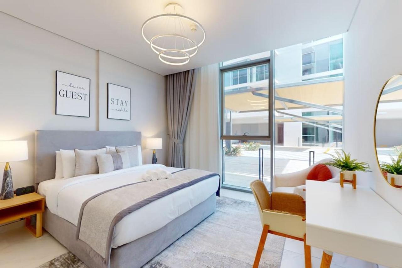 21 - Vibrant One Bedroom Dubai