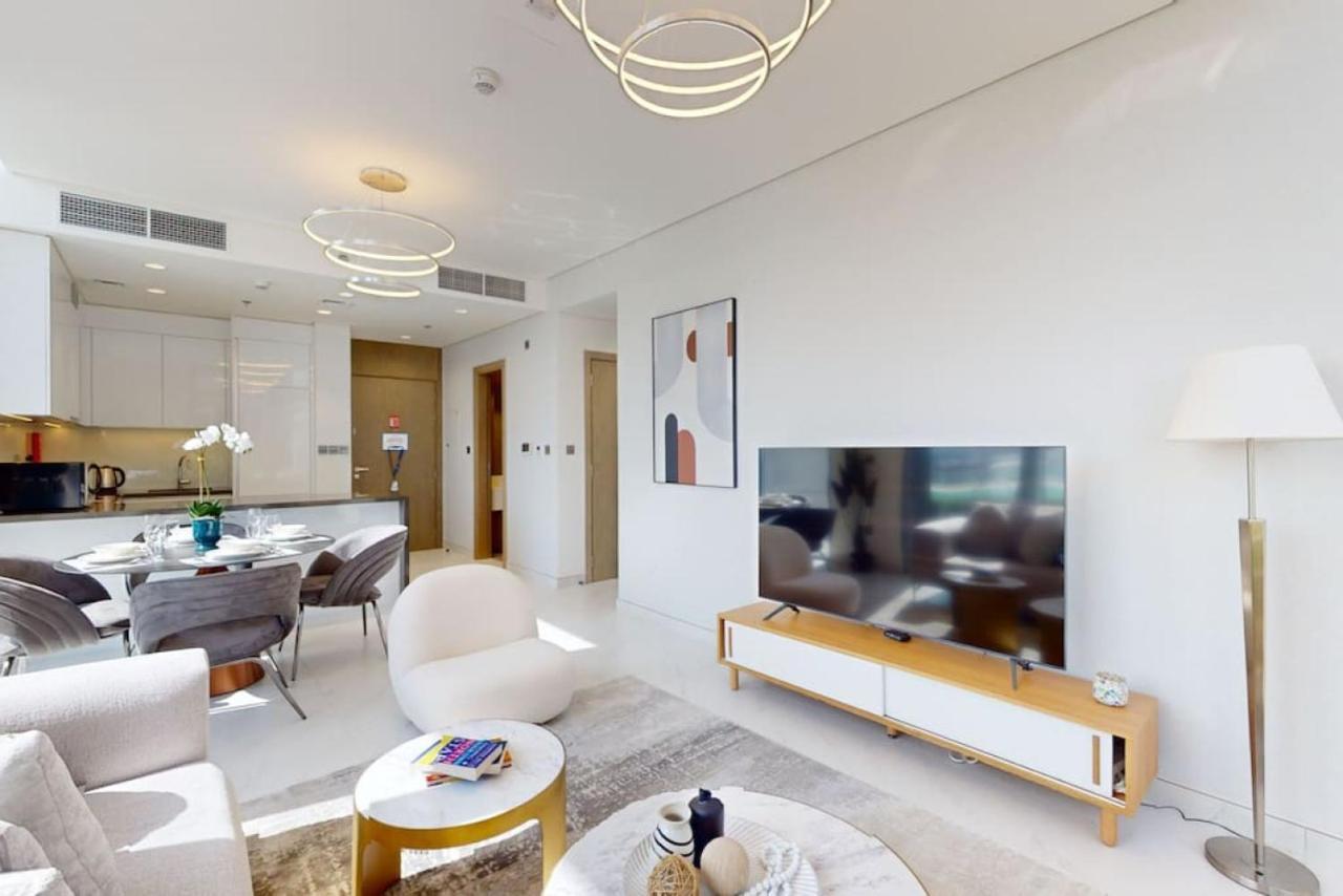 21 - Vibrant One Bedroom * Dubai